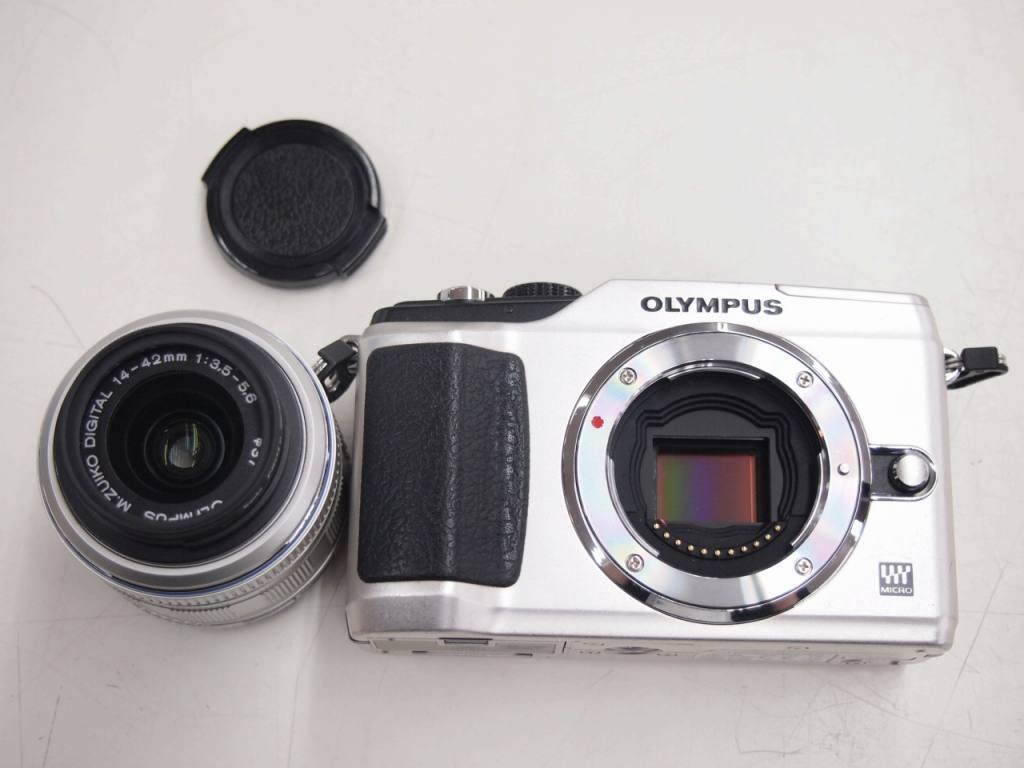 SONY D -NE20 ポータブルCDプレーヤー OLYMPUS (オリンパス) ミラーレス一眼カメラ PEN E-P3 ツインレンズ