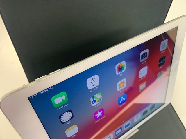 ☆超絶美品☆iPad Air wi-fi+Cellular（16GB/シルバー/Softbank/NW利用制限〇）/1520