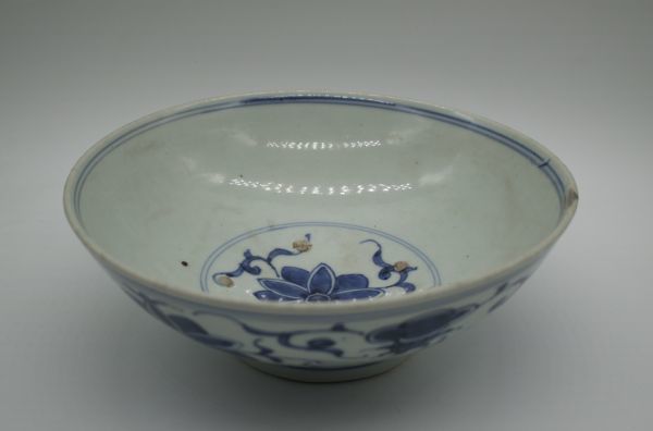 古美術　　古染付鉢　青花茶碗　唐草文　伊万里焼　古渡鉢　茶道具　中国美術