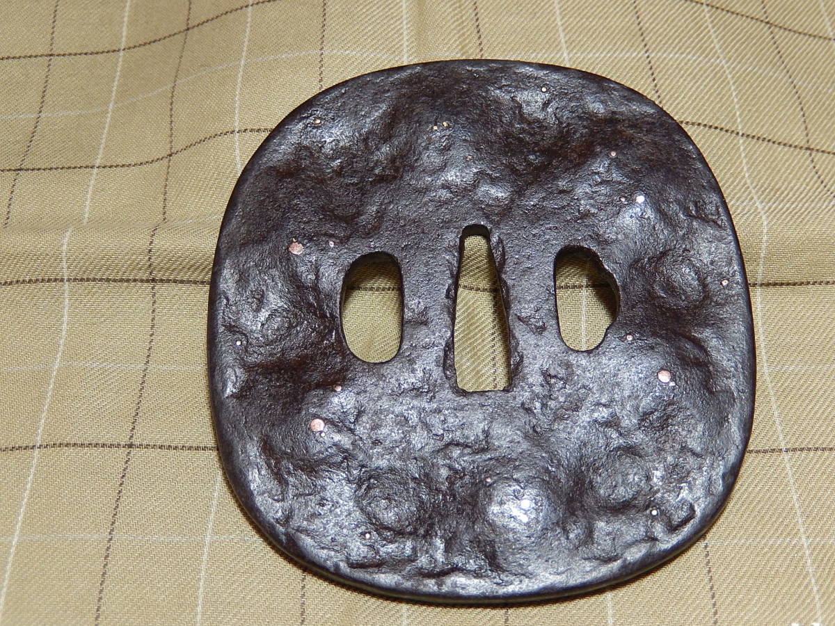 公式通販 おすすめ特集の通販 武用鍔 名品武用鍔。 日本刀 鍔 鉄地 鐔 時雨