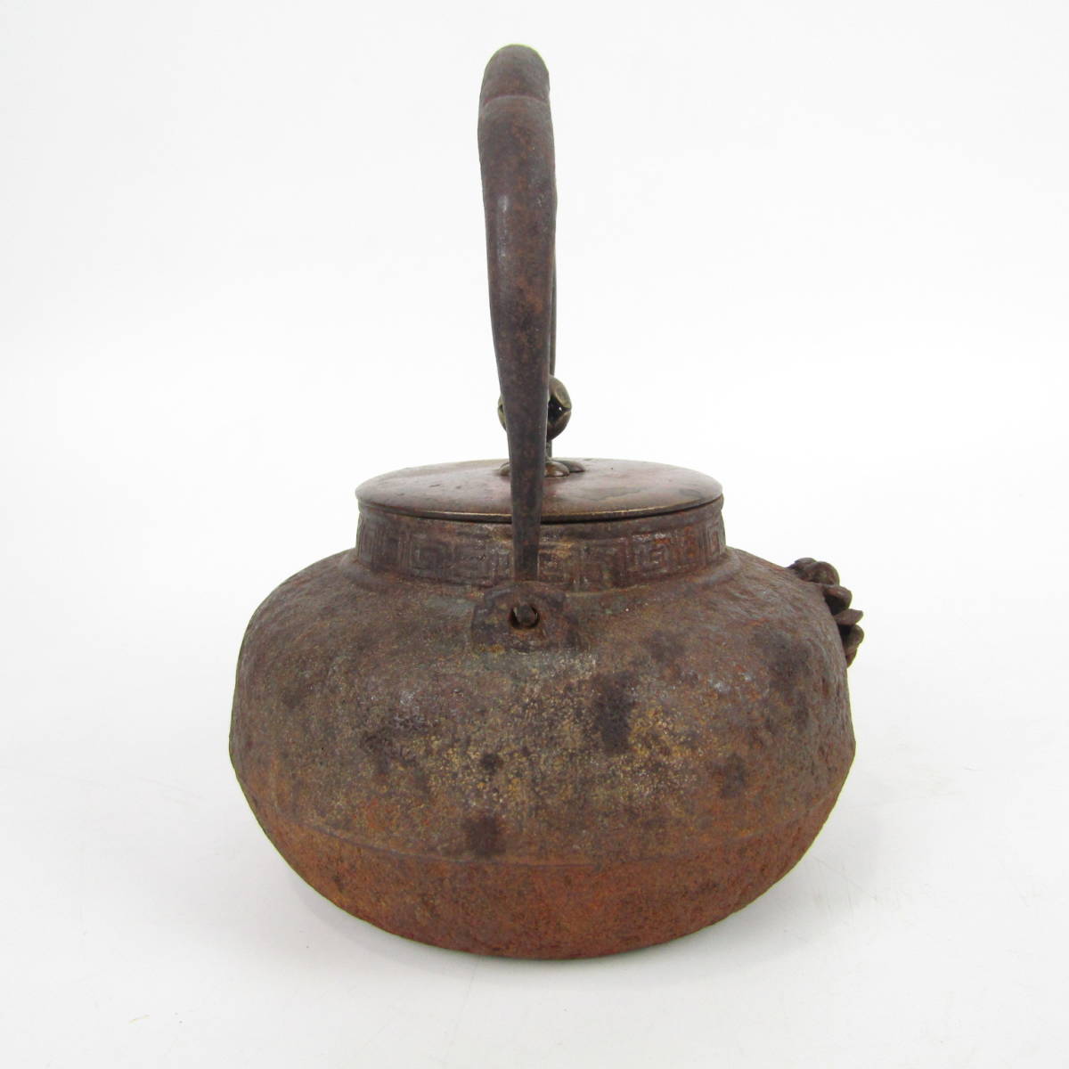 MS1722【骨董品】鉄瓶 中国骨董 鉄器 金属加工 カニ 蟹 伝統工芸品 印