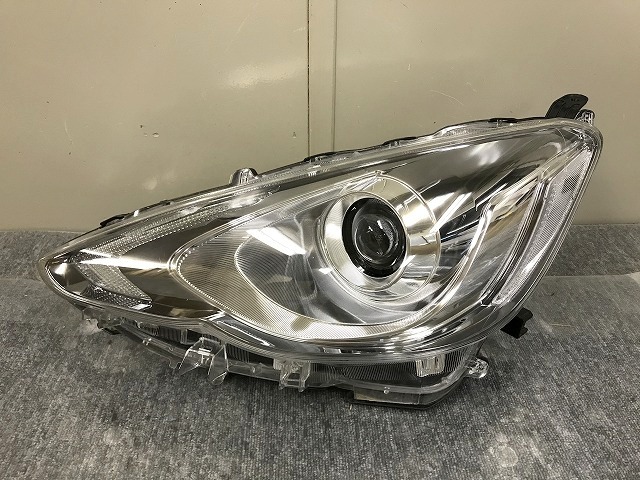 アクア NHP10 純正 中期 トヨタ ヘッドライト LED コーティング済 左