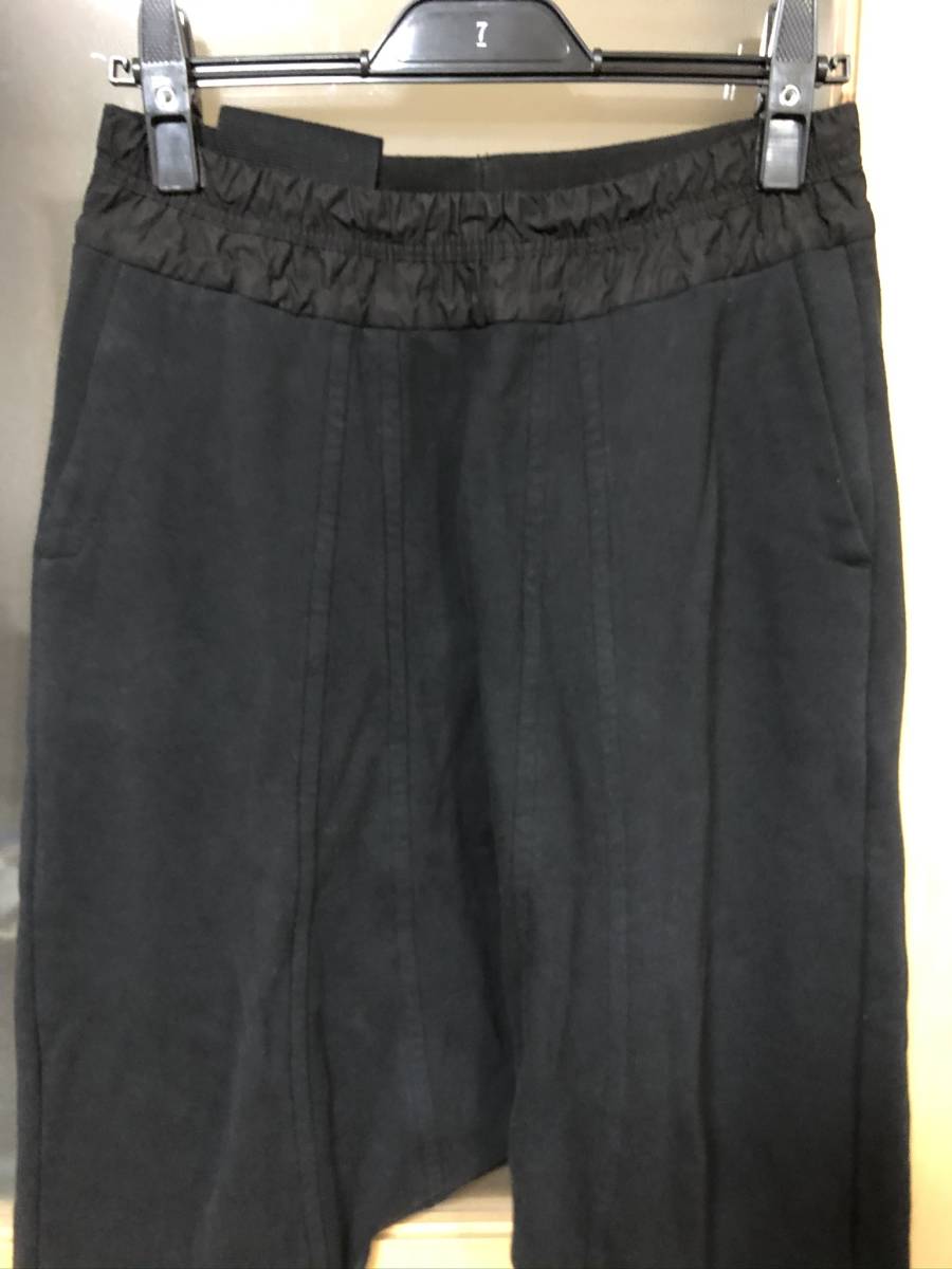JULIUS（ユリウス）の「シームドクロッチパンツ ブラック Crotch Pants