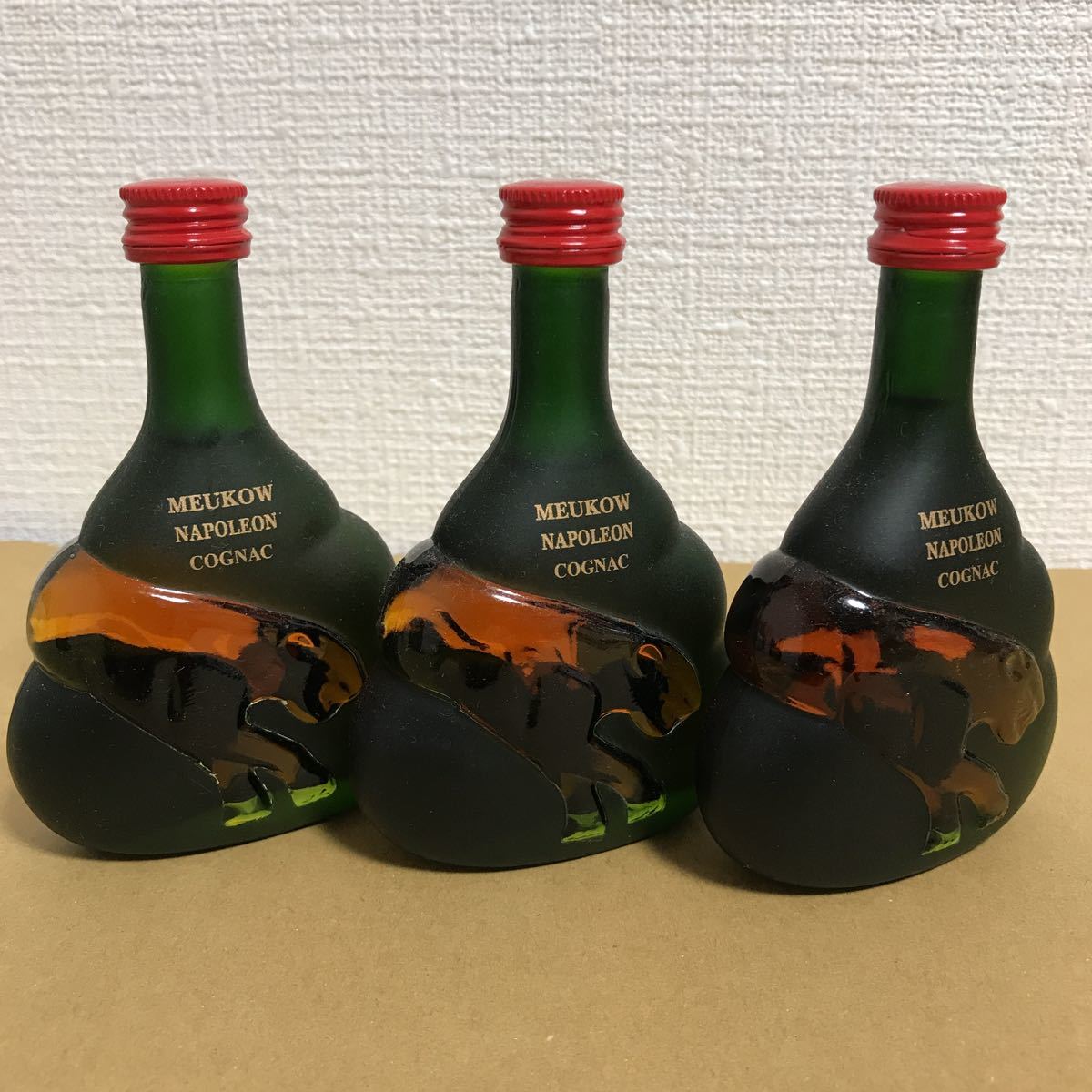 送料無料，定番人気 MEUKOW ミュコー XO ミニボトル 50ml 3本セット 未開栓(その他)｜売買されたオークション情報、yahooの商品情報をアーカイブ公開 - オークファン コニャック