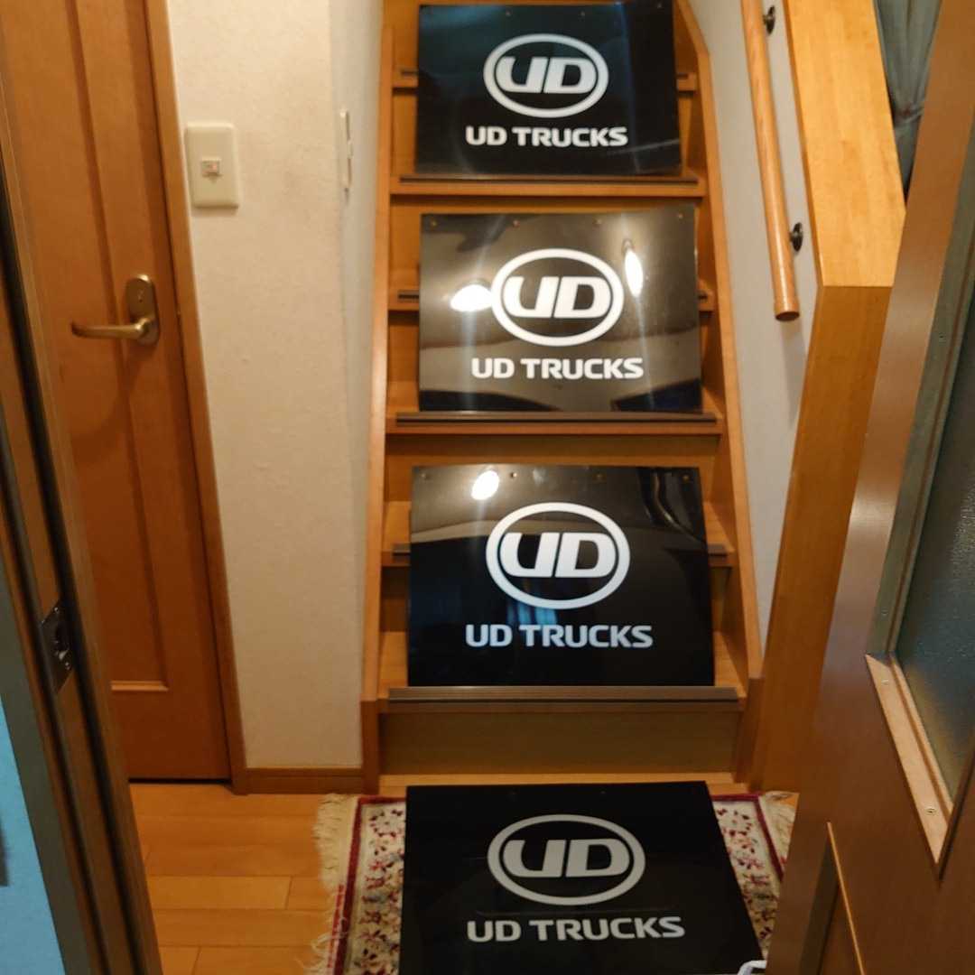 車 UDトラック泥除け