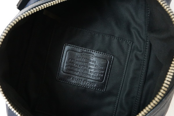 美品 COACH コーチ メンズ トンプソンレザースリングパック ボディ