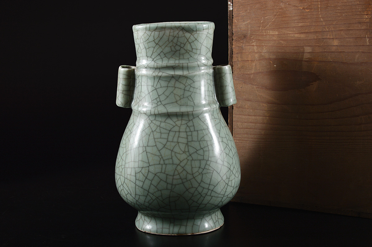 雲】中国古玩 唐物 青磁耳付花瓶 高さ27.7cm 古美術品（旧家蔵出し