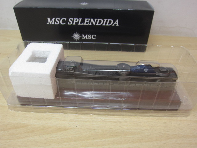 1734REZ☆MSC SPLENDIDA(スプレンディダ) 船の置物 箱入り 模型☆中古