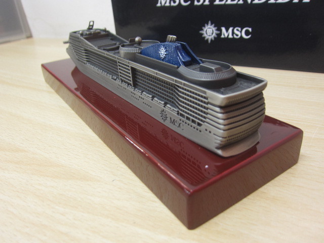 1734REZ☆MSC SPLENDIDA(スプレンディダ) 船の置物 箱入り 模型☆中古