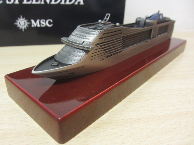 1734REZ☆MSC SPLENDIDA(スプレンディダ) 船の置物 箱入り 模型☆中古