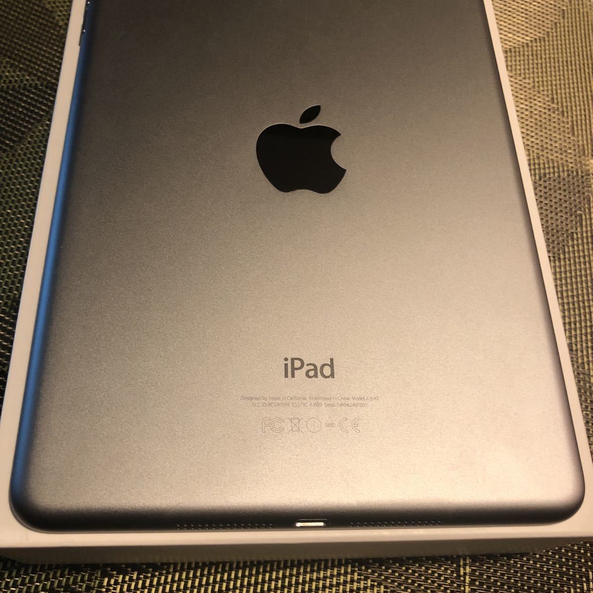 iPad mini3 16G スペースグレー　 Wi-Fiモデル　中古　美品　管理番号0123D_8