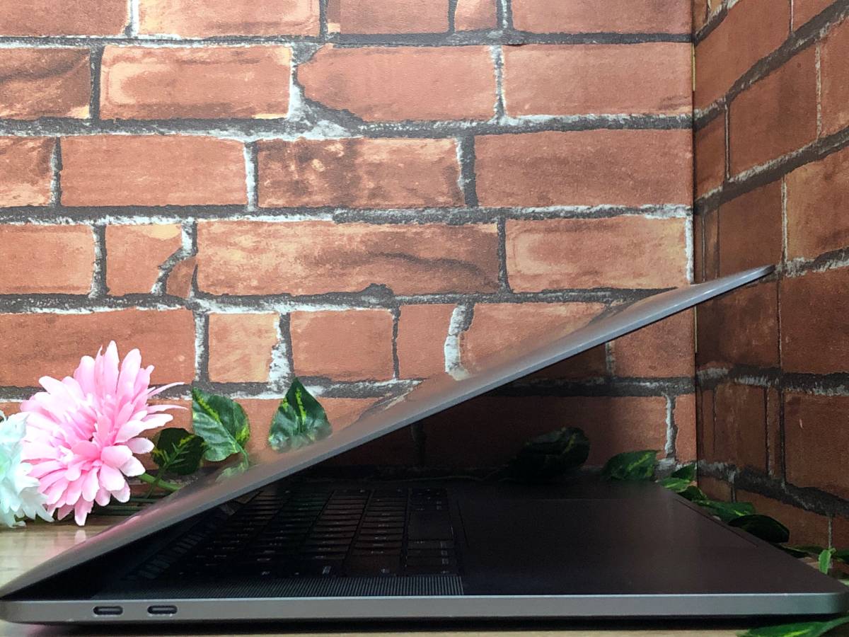 【美品♪】MacBook Pro 2016(A1707)[Core i7(6820HQ)2.7Ghz/RAM:16GB/SSD:512GB/15インチ]Catalina タッチバー搭載 スペースグレー 動作品_4