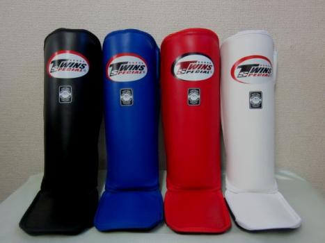 【大人気，安い】 超限定 新入荷 Lサイズ 3色カラー選択 TWINSレッグガード ツインズ スネ レガース 黒or白or赤 本革製 メーカー工場直輸入品(その他)｜売買されたオークション情報、yahooの商品情報をアーカイブ その他
