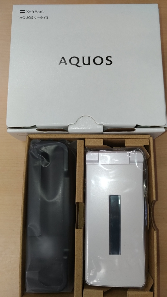 新品◇アクオスケータイ3 /simフリー/AQUOS805SHホワイト/送料込