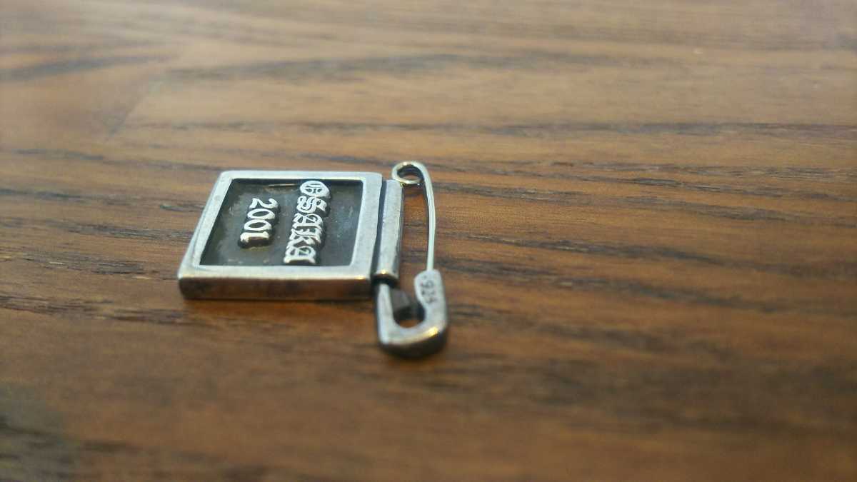 CHROME SAFETY HEARTS PIN Safety Pin Chrome Hearts SM Diamond 
