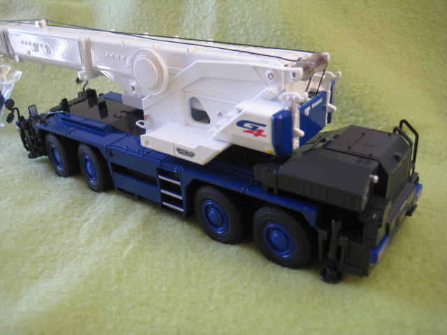 1/50 スケールモデル TADANO GR-1000N 100t吊り ラフター クレーン