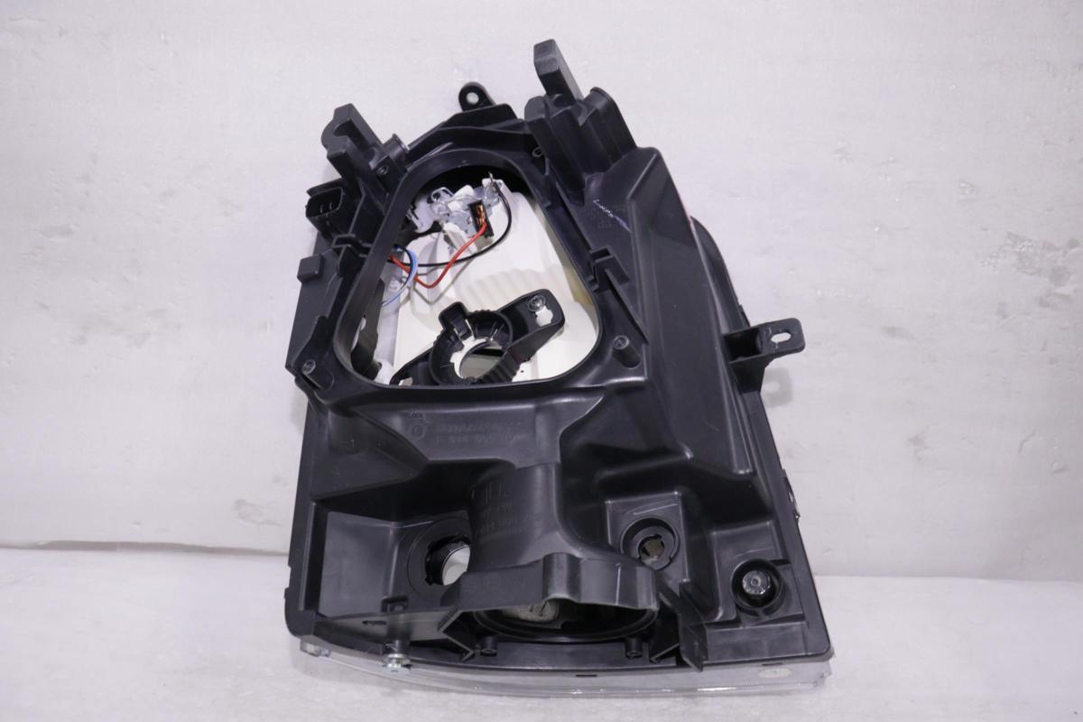 スズキDA64W エブリィワゴン等 HIDヘッドライト左側 DA64W エブリィワゴン HID ヘッドライト左 DA64W HID エブリィワゴン