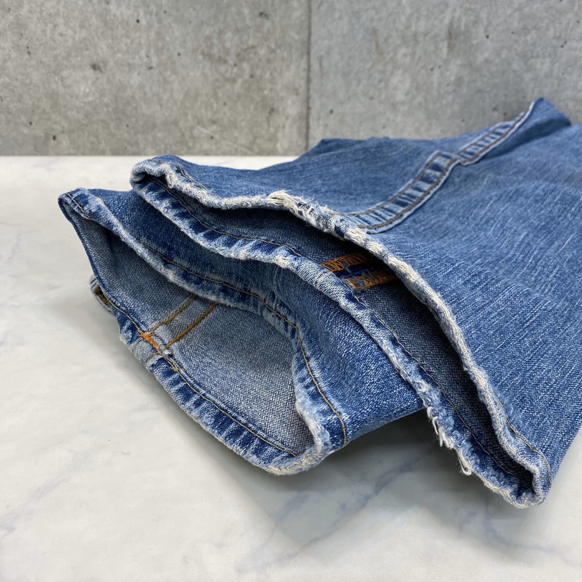 TRUE RELIGION デニムパンツ ダメージ加工 TRUE RELIGION (トゥルー 