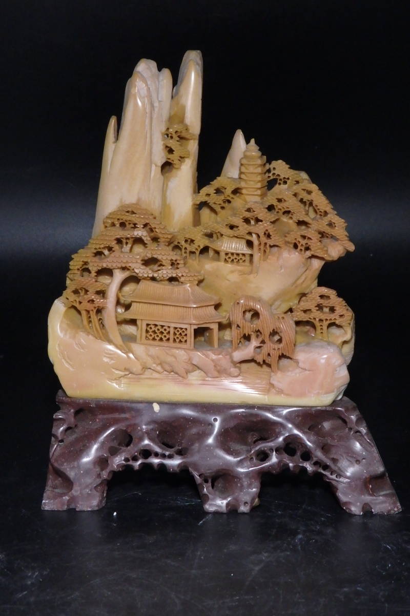 美術品・アンティーク・コレクション ヒスイ 山水風景 彫刻 根付 置物