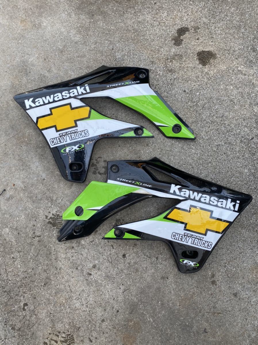 04～07年 Dトラッカー KLX250 シュラウド サイドカバー 割れなし 純正