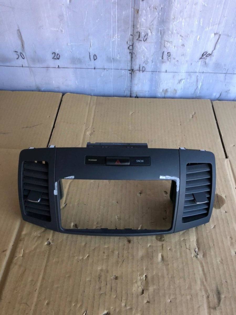 オーディオパネル トヨタ　allion 2004 ZZT240 (中古)