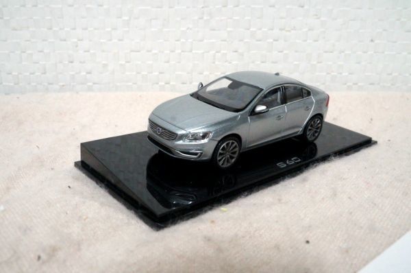 Volvo S60 ミニカー 1/43 Volvo S60 ミニカー 1/43 Diecast model cars