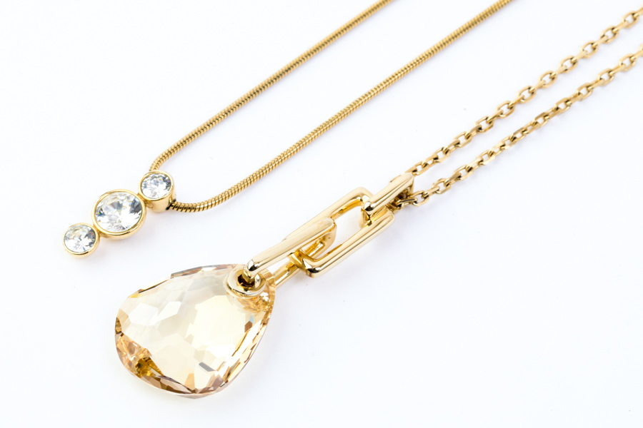 新作，セール】 SWAROVSKI スワロフスキークリスタル 大粒 ティア 