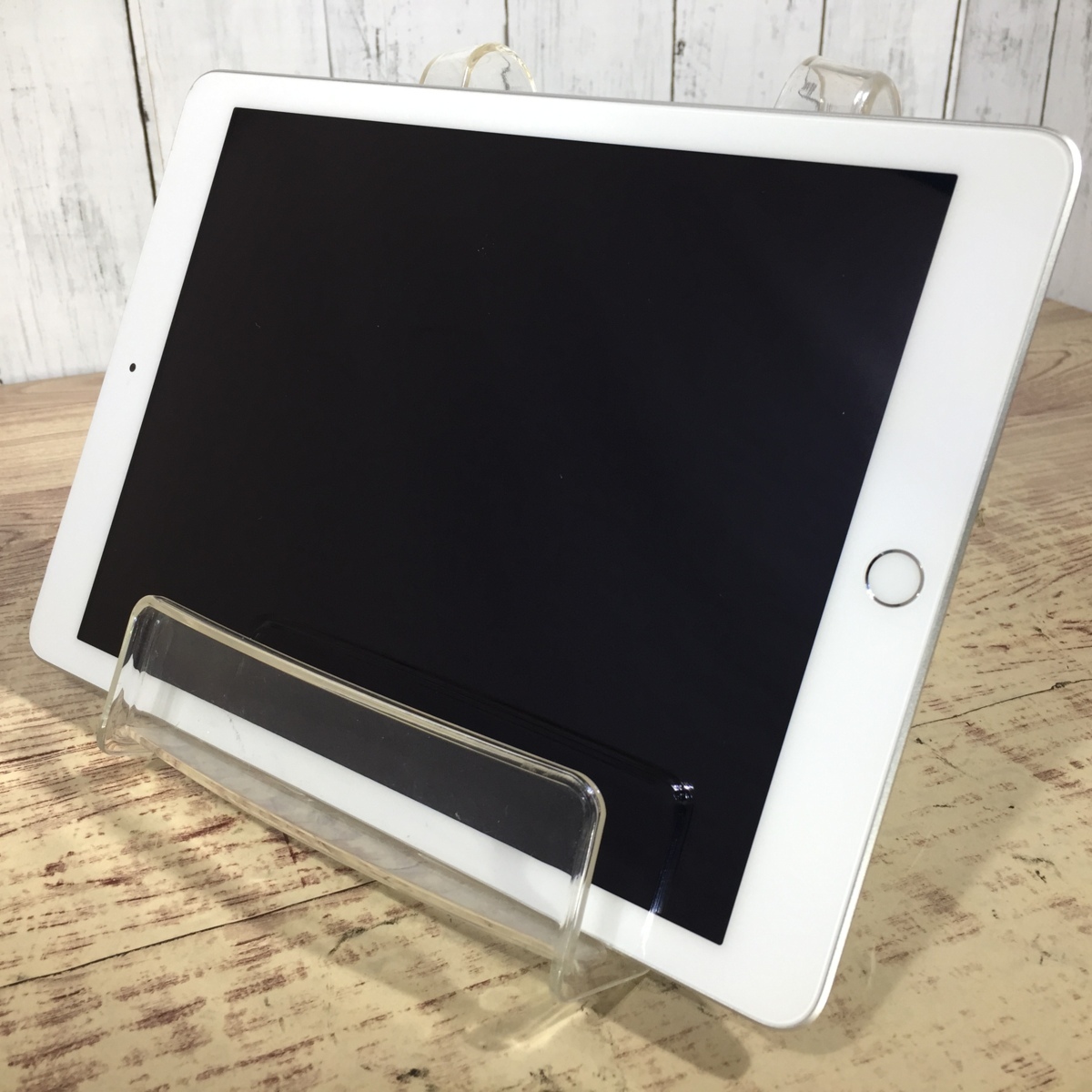 Apple iPad(第5世代) A1823 MP1L2J/A /Wi-Fi+Cellularモデル / 32GB