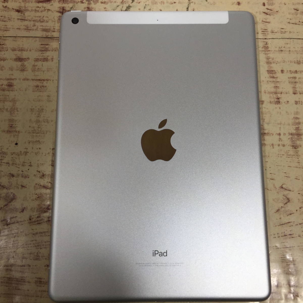 Apple iPad(第5世代) A1823 MP1L2J/A /Wi-Fi+Cellularモデル / 32GB
