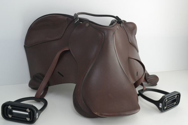 大得価，人気 D076R4I Polygon ポリゴン 乗馬 鞍 馬術 レジャー 付属品あり コレクション(乗馬、馬術)｜売買されたオークション情報、yahooの商品情報をアーカイブ公開 - オークファン 乗馬、馬術