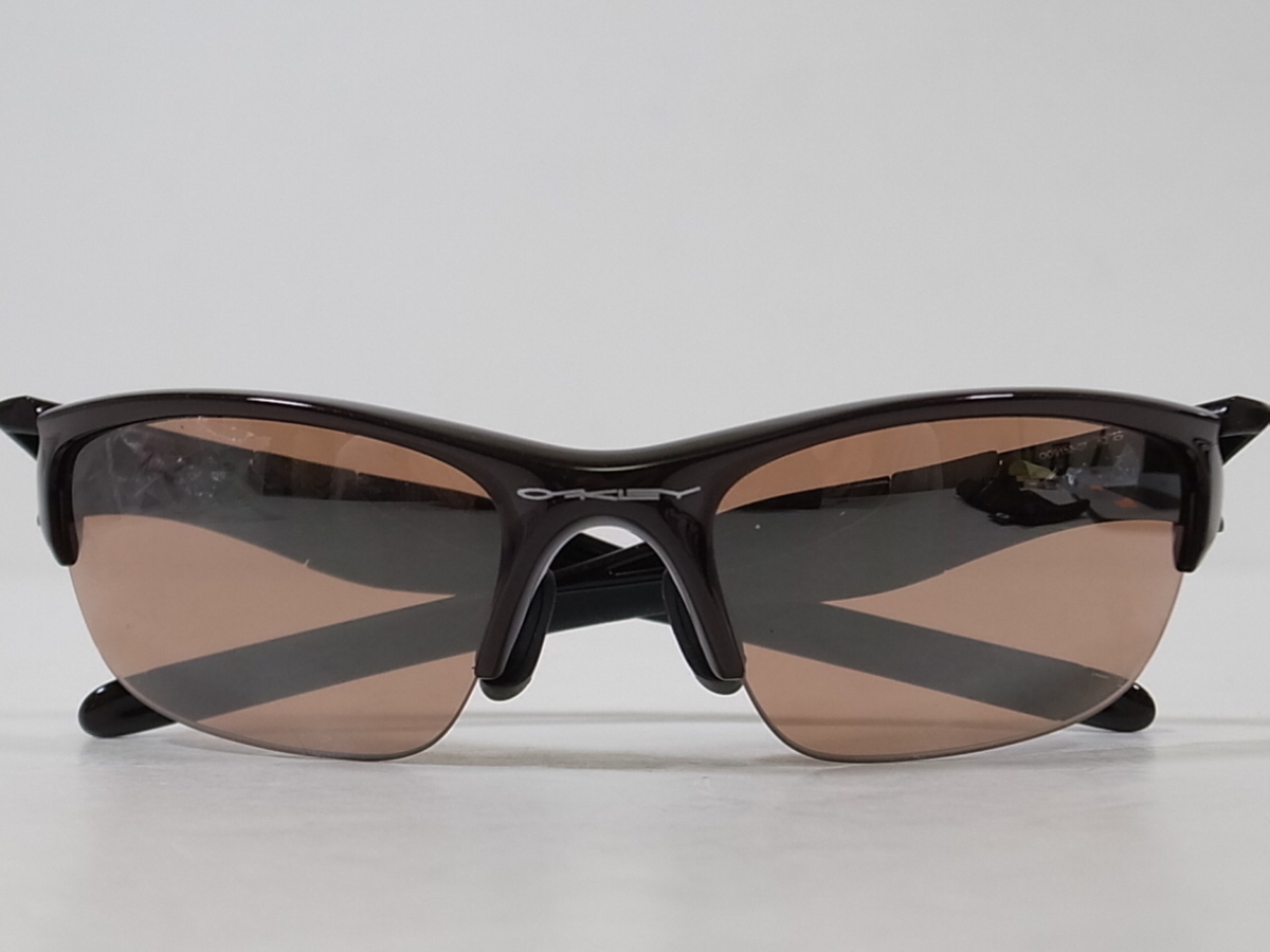 ほぼ新品！OAKLEYオークリー スポーツサングラス ！ 箱付きほぼ新品