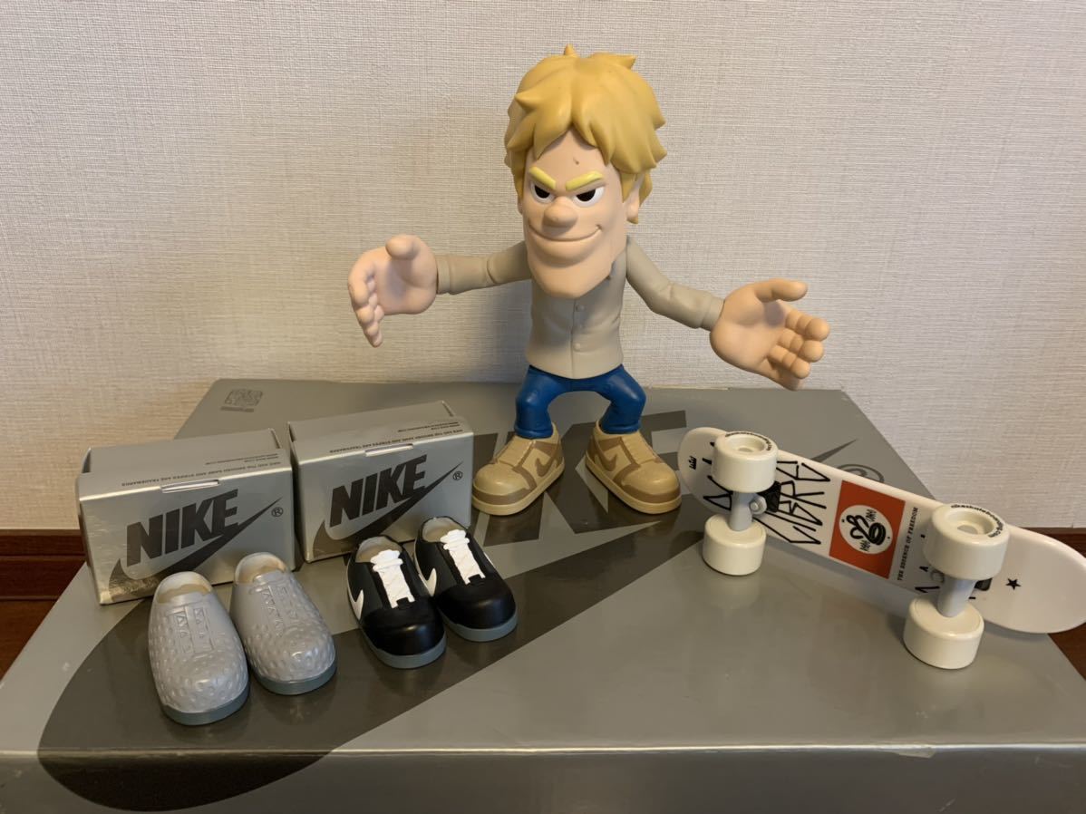 激レア品】NIKE SB リース フォーブス フィギュア メディコム・トイ