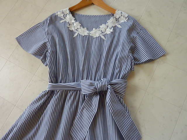 クチュールブローチ Couture Brooch 花レース 大人かわいいストライプワンピース Mサイズ 売買されたオークション情報 Yahooの商品情報をアーカイブ公開 オークファン Aucfan Com