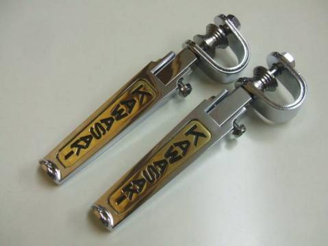 №2019】カワサキZ1/Z2/Z系 KAWASAKI ロゴ入り ハイウェイペグ 新品｜パーツ