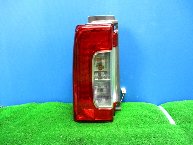 LA600S タント　左テールランプ 激安取扱店 【H】良好！タント☆LA600S☆左テールランプ＜A-4253＞