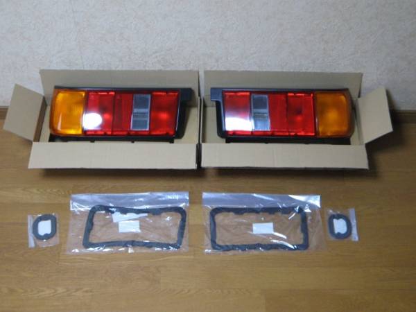 AE86 レビン 前期 テール ランプ 左右セット 純正 新品 LEVIN トレノ