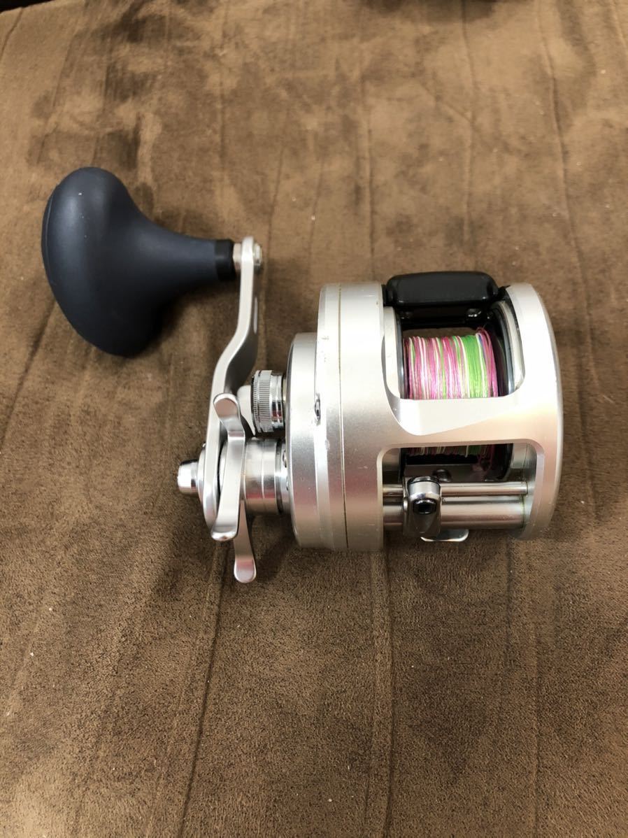 シマノ 13 オシア カルカッタ 300HG 右 ギア比 6.0 SHIMANO OCEA 