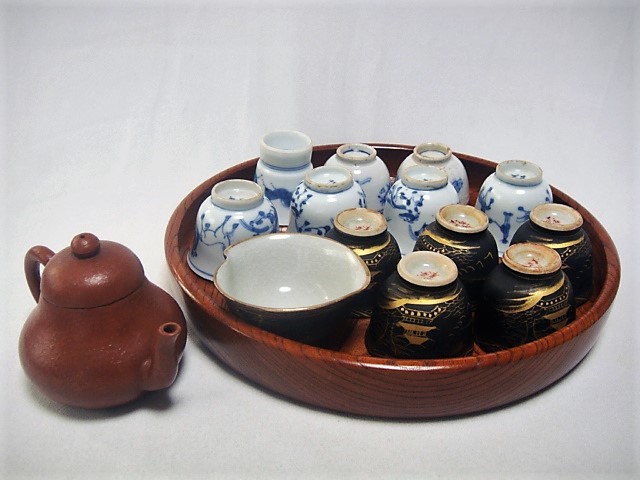 本物保証，人気 蔵出し/茶器いろいろまとめて 煎茶碗 急須 九谷 冷まし 茶盆 染付 成化年製など 茶道具 煎茶道具(その他)｜売買されたオークション情報、yahooの商品情報をアーカイブ公開 - オークファン 陶磁一般