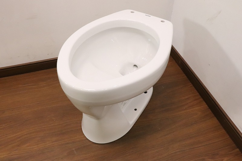 人気セール，定番 M18532 TOTO/東陶 洋風便器 床置床排水 #NW1：ホワイト トイレ C21N(洋式)｜売買されたオークション情報、yahooの商品情報をアーカイブ公開 - オークファン トイレ