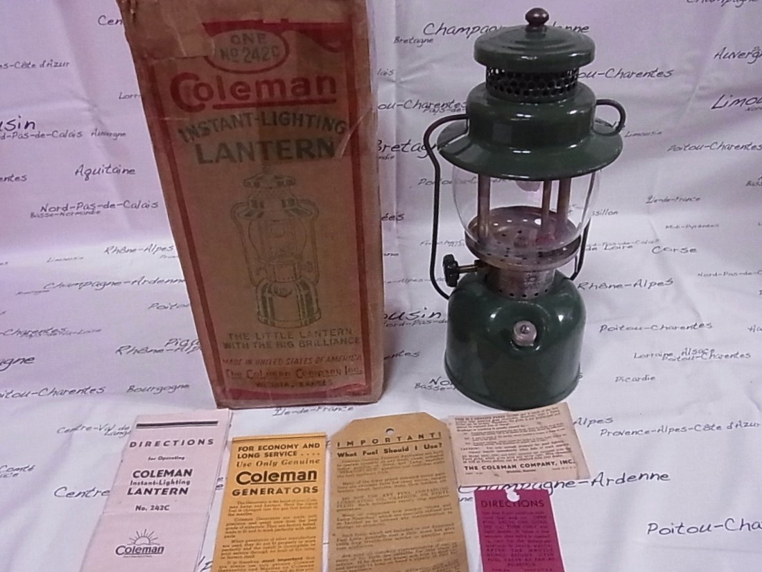  Coleman コールマン モデル 242C ランタン 46年2月製 外箱 取説付属(ホワイトガソリンランタン)｜売買されたオークション情報、yahooの商品情報をアーカイブ公開 - オークファン ホワイトガソリンランタン