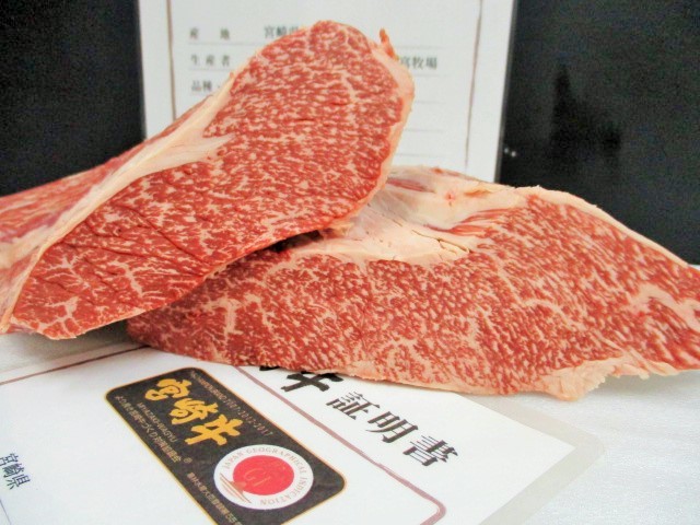 仙台牛A５ 超特肩ロースすき焼き ２ｋｇ ３，１４ｋｇ 2kg ◆◇宮崎牛A５　超特ブリスケ芯（ＢＭＳ１１）　１，１４ｋｇ　◇◆