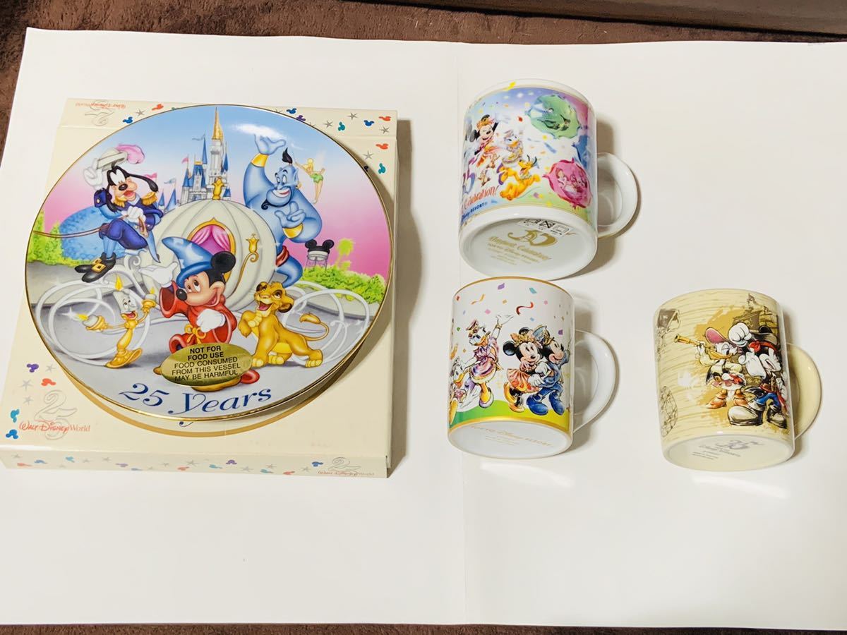 得価 東京ディズニーランド25周年記念お皿 ディズニーリゾート35周年記念グランドフィナーレスーベニアマグカップ パイレーツサマー(食器)｜売買されたオークション情報、yahooの商品情報をアー その他