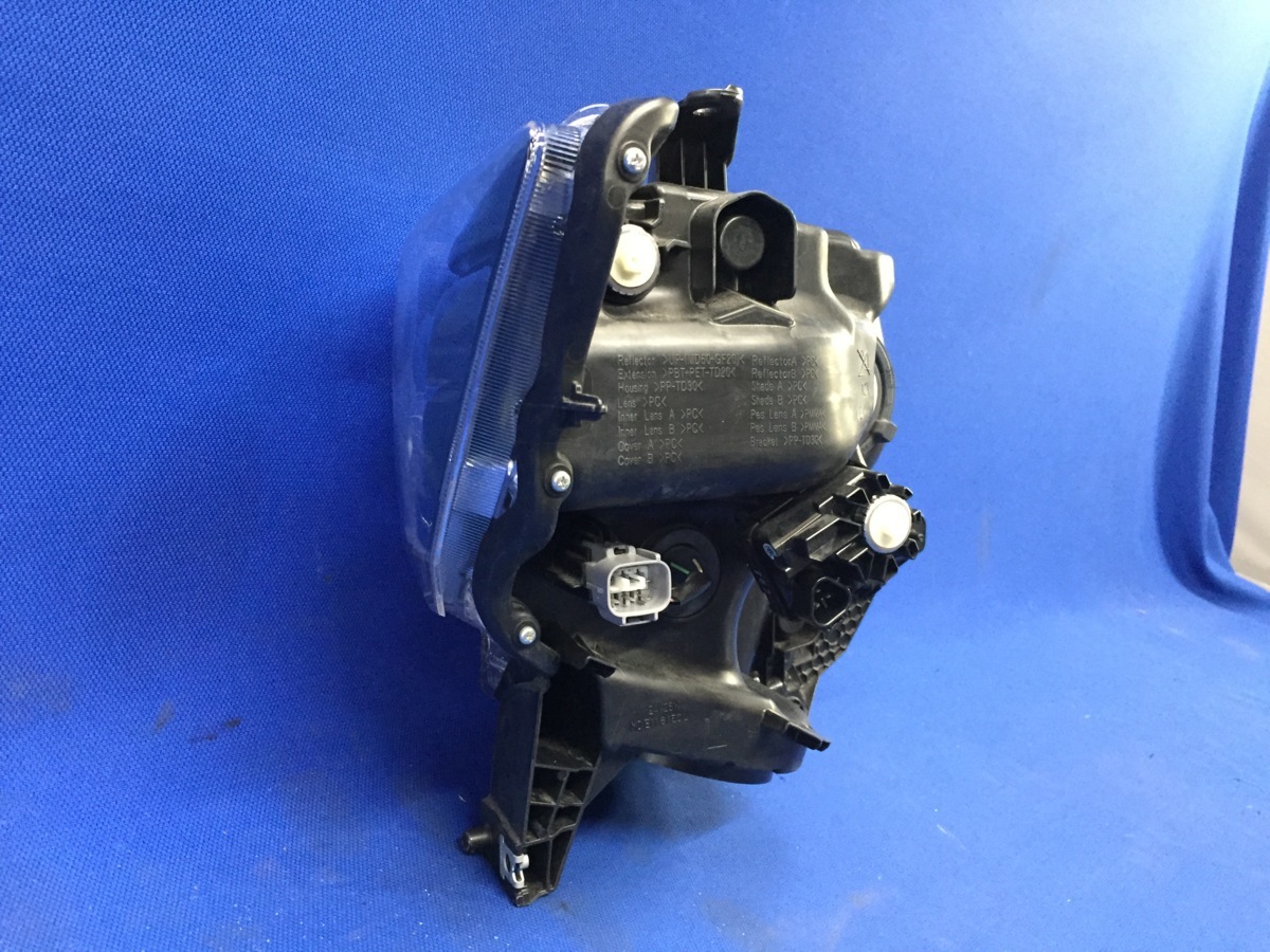 ダイハツ タントカスタム LA600S 左ヘッドライト コイト 100-51392 LED