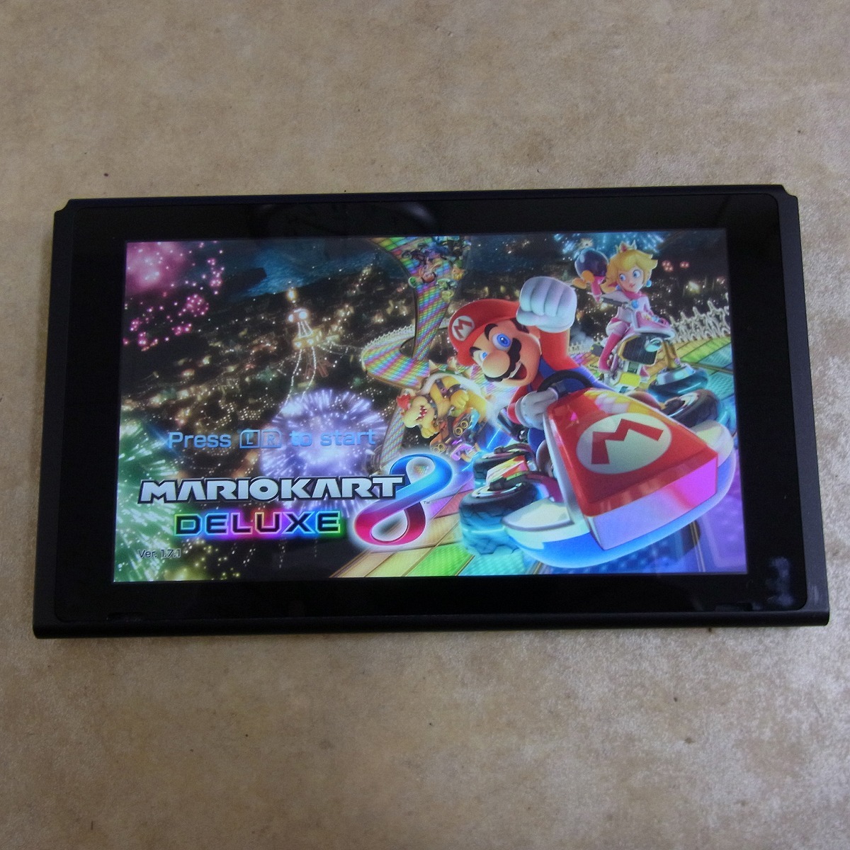 NSW ニンテンドーSWITCH スイッチ 本体 旧型 + Joy-Con レッド (L)/(R