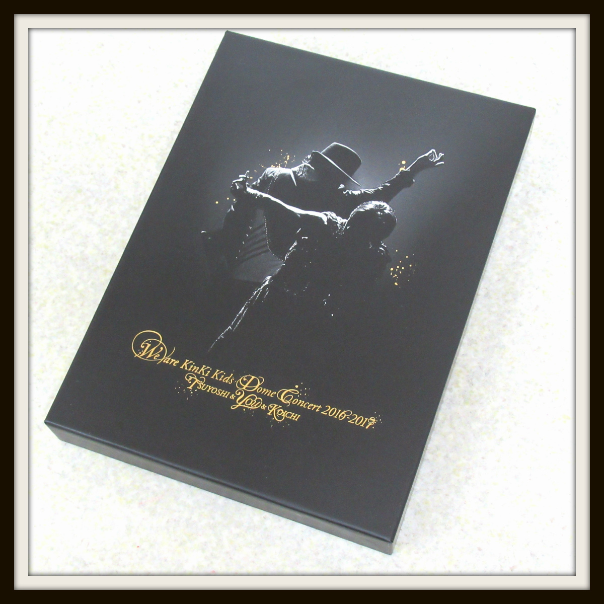 美品】KinKi Kids 2016-2017 Blu-ray 初回盤 Amazon.co.jp: We are
