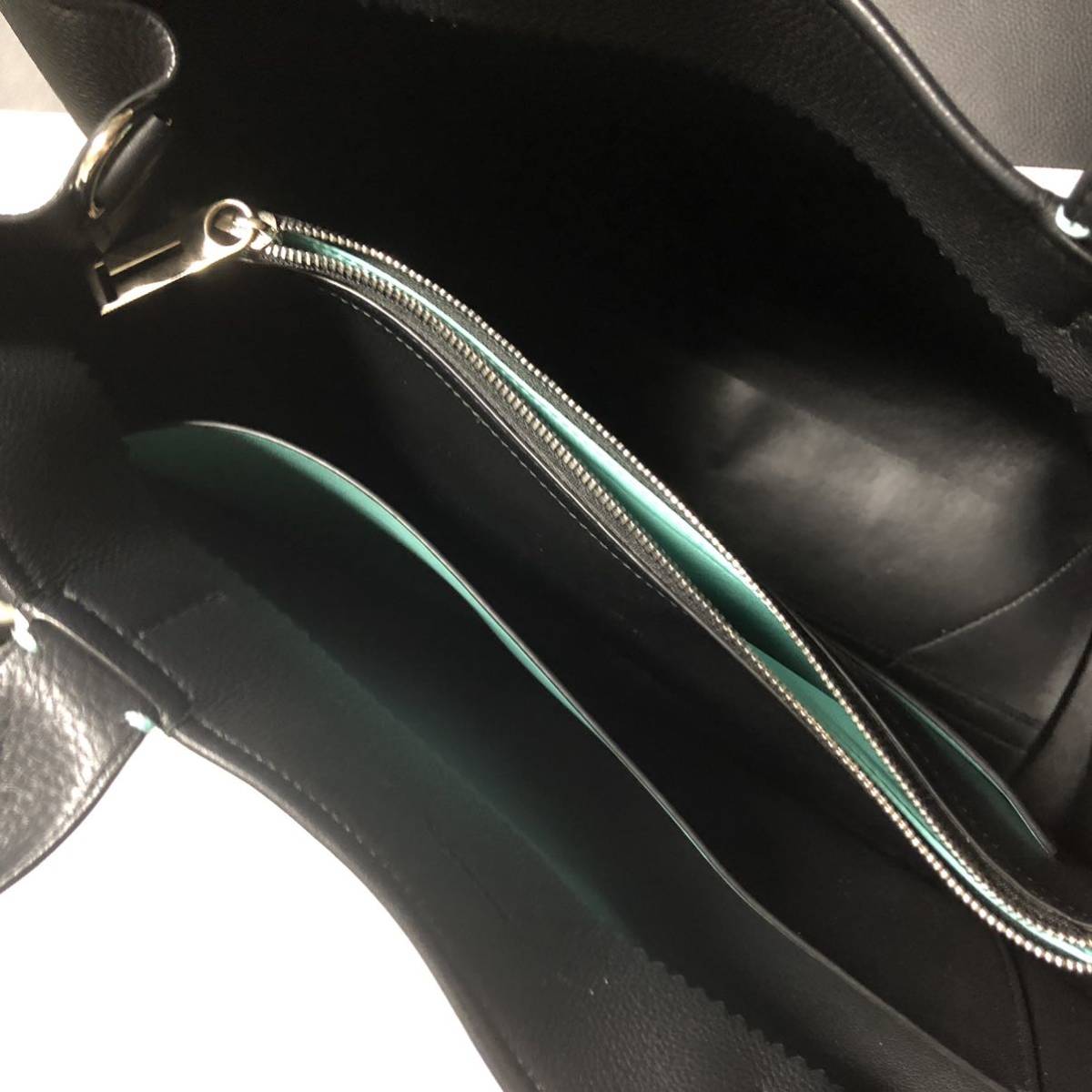 ティファニーカーフスキン レザー バックチャーム レディース