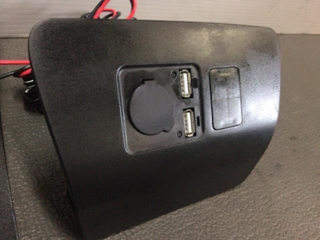 プリウス ZVW30 0 1 2 トヨタ 後期 USBポート増設 増設 USBポート プリウス30 usbポートの通販 前期 ZVW30系 A LED