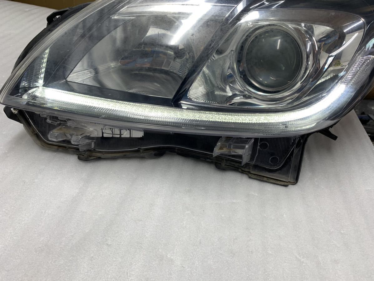 ZVW30 HID 後期 プリウス 純正 左ヘッドライト⁄左ヘッドランプ 品番 30