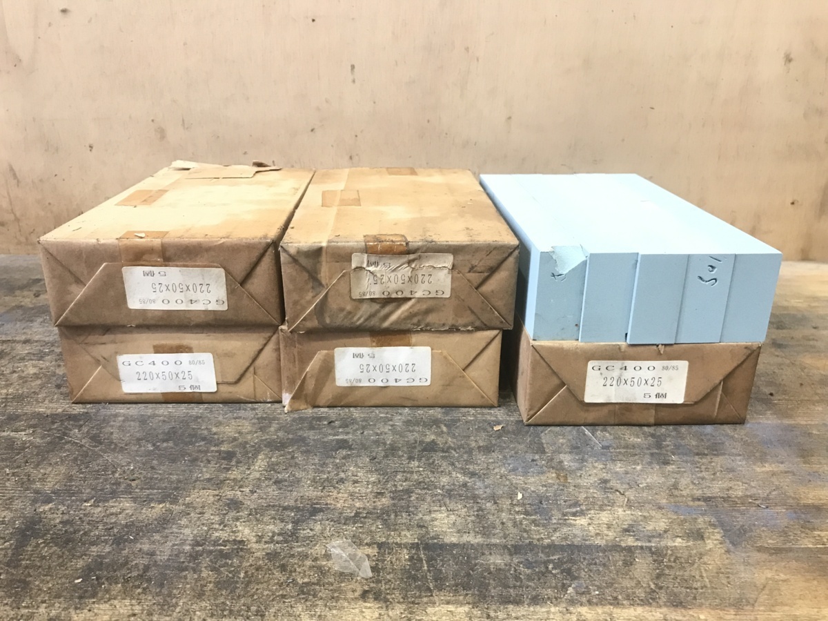 【品質保証，100%新品】 砥石1山 220&times;50&times;25 Z050601 A1B3-0 小林機械(研磨砥石)｜売買されたオークション情報、yahooの商品情報をアーカイブ公開 - オークファン 研磨砥石
