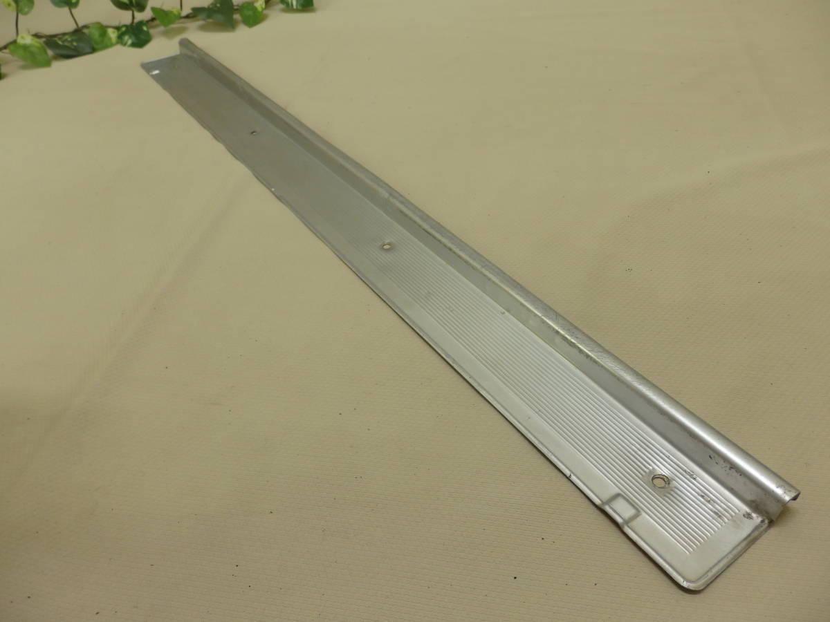 【SALE，豊富な】 Ｌ230 ファン待望の！貴重 トヨタ 純正 当時物 ★ TE27 トレノ レビン スカッフプレート サイドシルプレート (右側) ★ 2TG 旧車 中古部品
